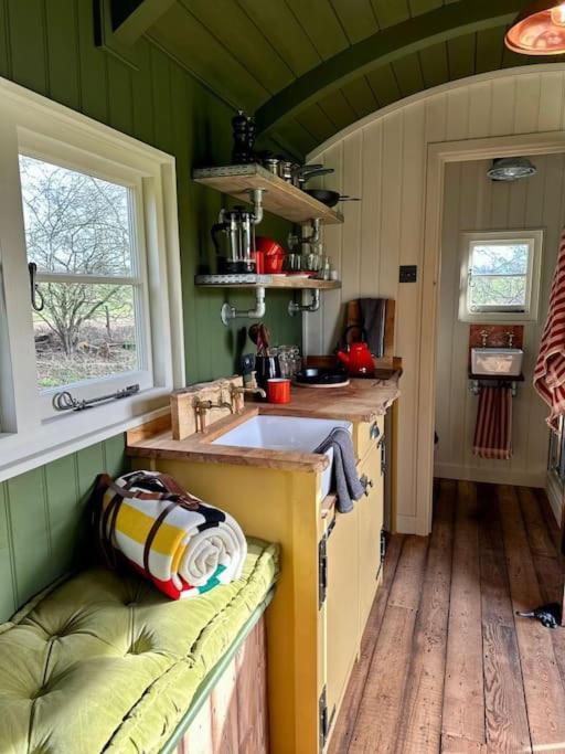 Secret Paddock Secluded Suffolk Getaway Apartment Hollesley Exterior photo